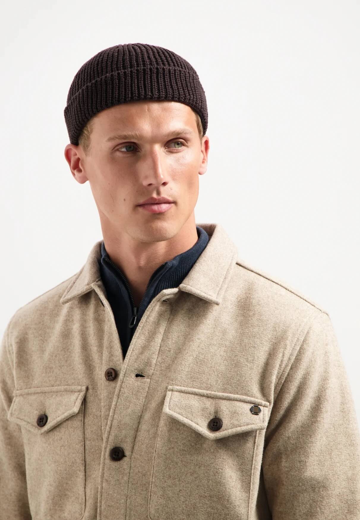 Overshirt met knopen en zakken - beige