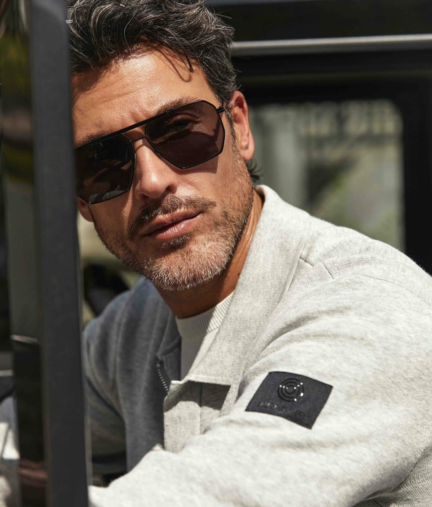 Vest borstzakken en rits - grijs